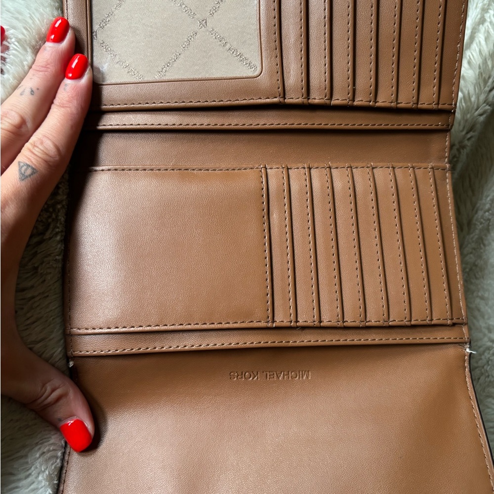 Michael Kors Textured Brown Key & Card Holder - Picture 2 of 3
